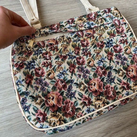 VINTAGE Ivory Tapestry Multicoloured Floral Print Canvas Large Shoulder Bag - Picture 2 of 9
